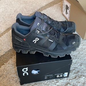 On cloud cloudventure Waterproof in black graphite